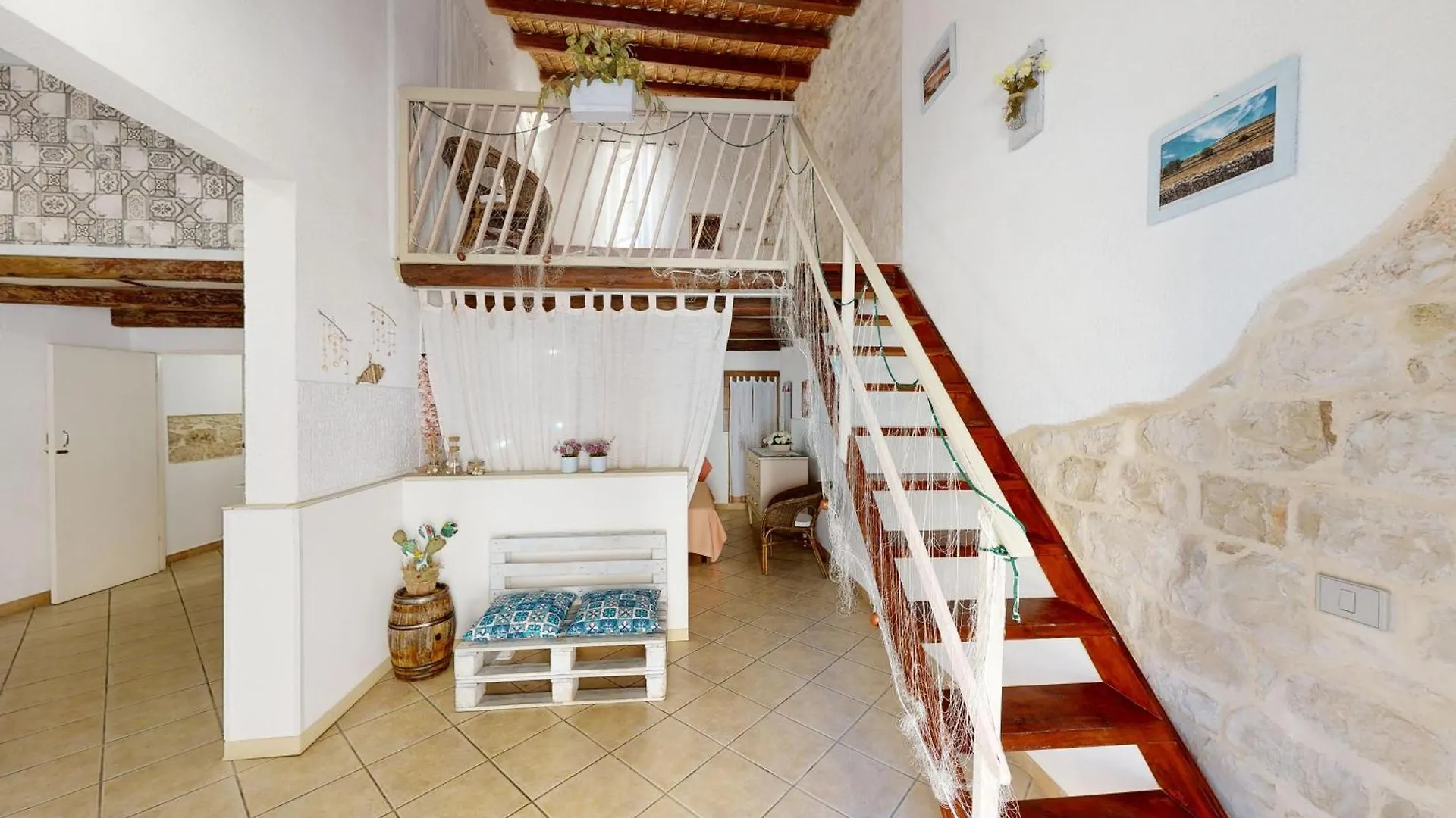 Mareantico Shabby Apartment Sampieri Italy
