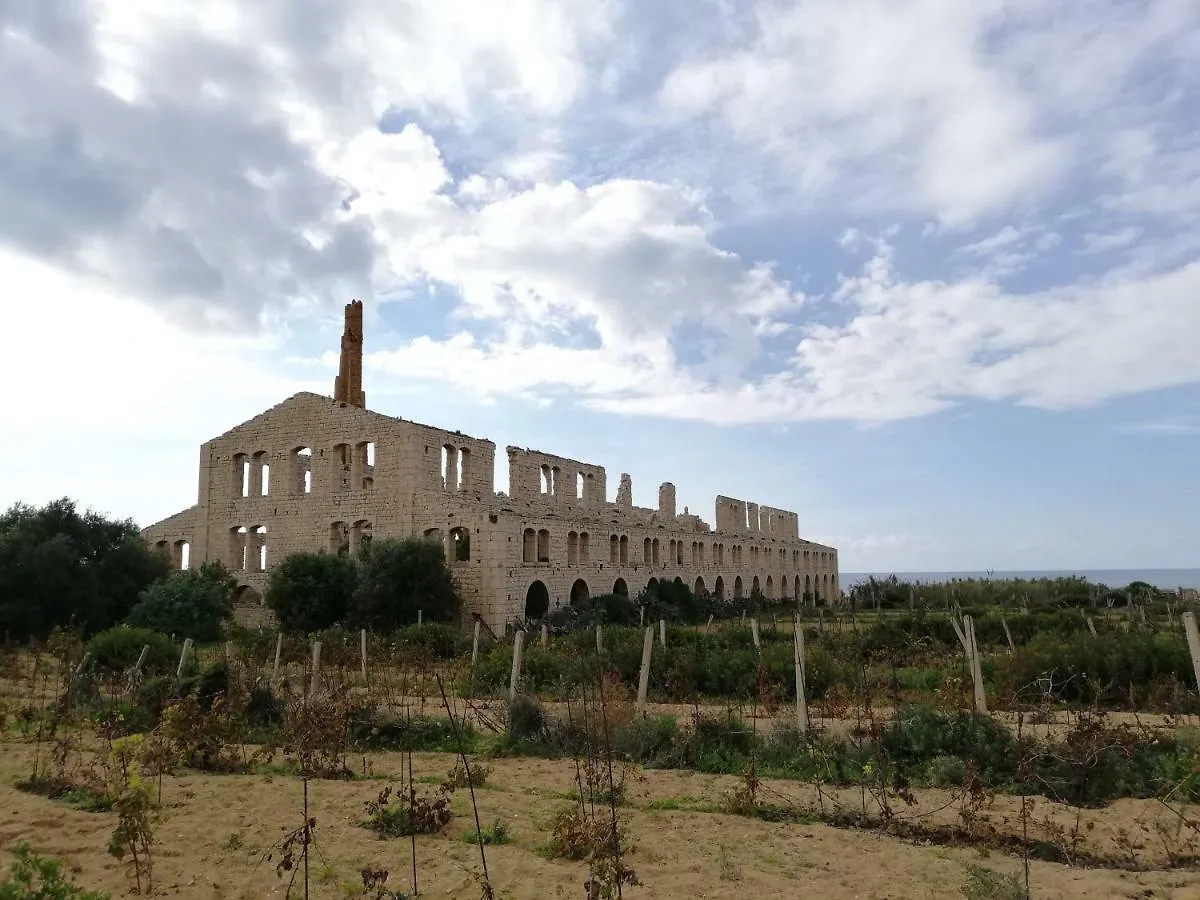 Mareantico Shabby Apartment Sampieri Italy